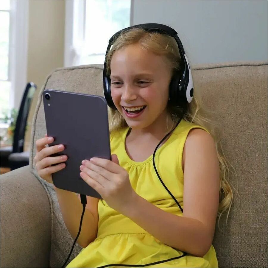 Life-Style Image for AVID AE-35 Headphone