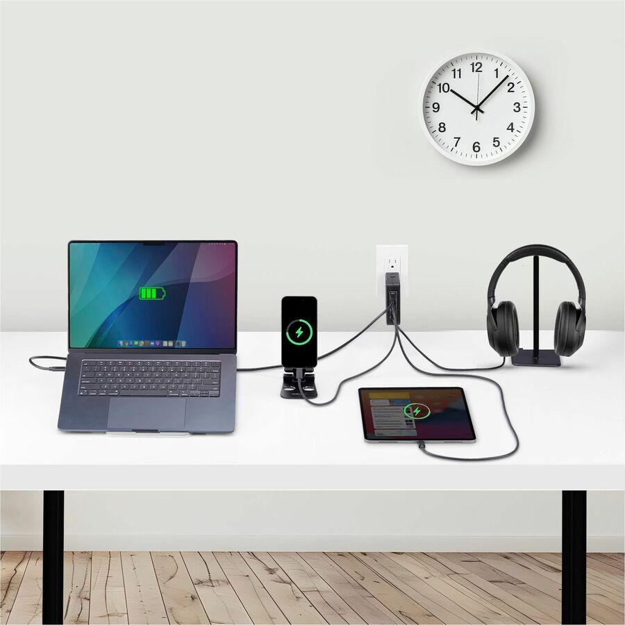 Alternate-Image9 Image for StarTech.com 140W USB-C Wall Charger, 3x USB-C/1x USB-A, PD 3.1 Portable GaN Power Adapter for MacBook Pro/Max/Dell XPS/Inspiron/Precision